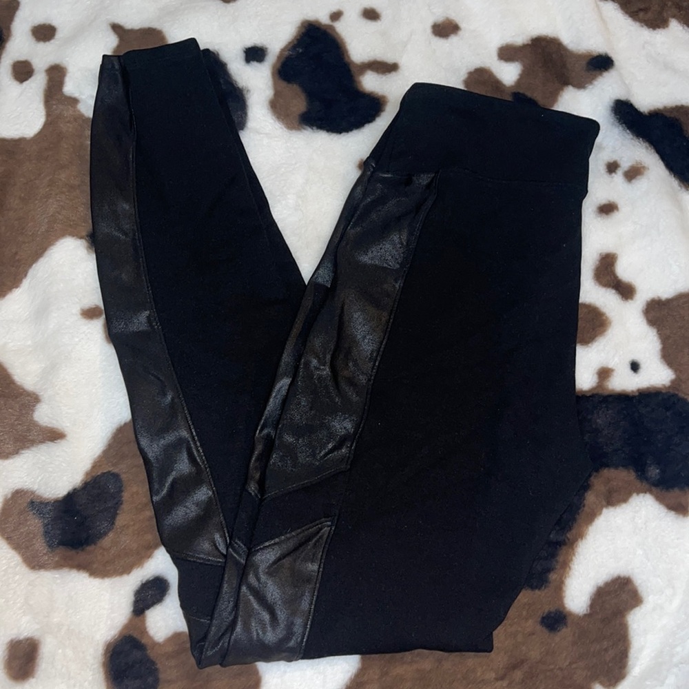 Spanx Faux Leather Side Detail Leggings size Medium